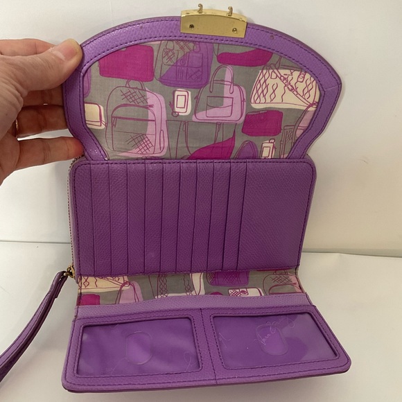 Vera Bradley Ikat Diamonds Lilac Ultimate Clasp & Zipper Closure Wristlet Wallet - Picture 2 of 12
